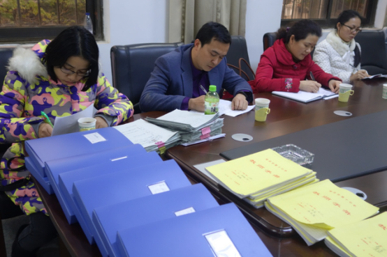青云譜區(qū)黨委委員、區(qū)教研室主任鄒盛蓉，基教科科長廖俊，區(qū)教研室副主任廖群君一行來我校開展督導(dǎo)評估工作