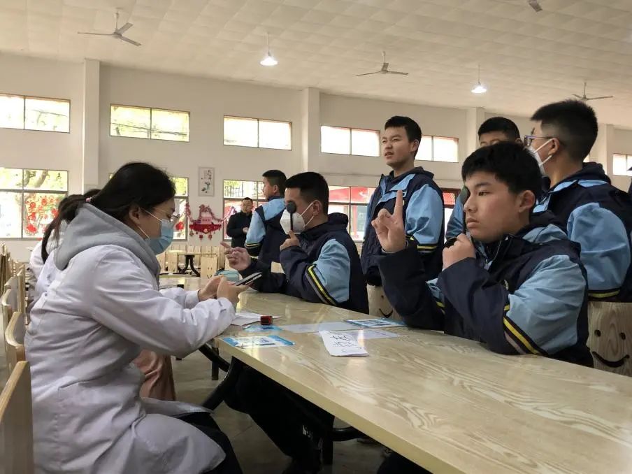 科學(xué)檢測(cè)，精準(zhǔn)護(hù)眼